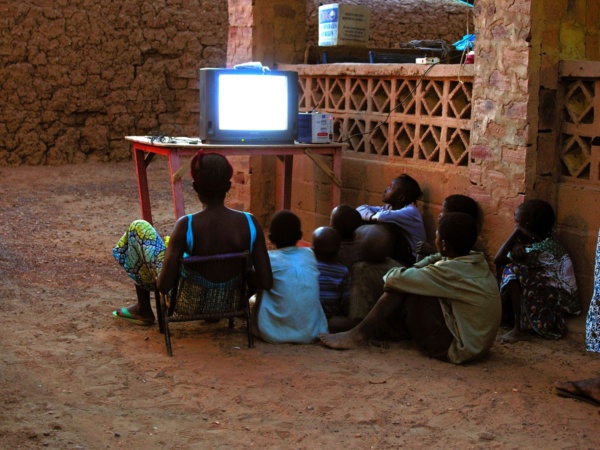 La television du village, Mali     /     The village television set, Mali